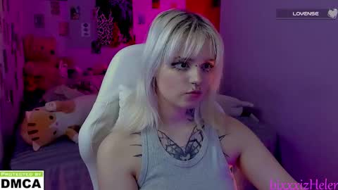 Snapshot of cigaretteduringsex chatting on February 10, 2026, 3:32 am Helen and Teya online show from February 10, 2026, 3:32 am