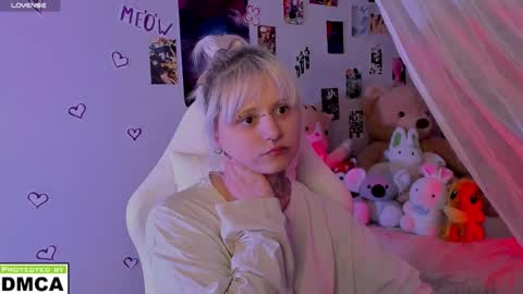 Snapshot of cigaretteduringsex chatting on February 16, 2026, 6:31 am Helen and Teya online show from February 16, 2026, 6:31 am