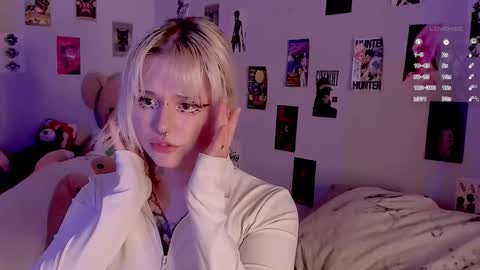 Snapshot of cigaretteduringsex chatting on March 2, 2026, 5:08 am Helen and Teya online show from March 2, 2026, 5:08 am