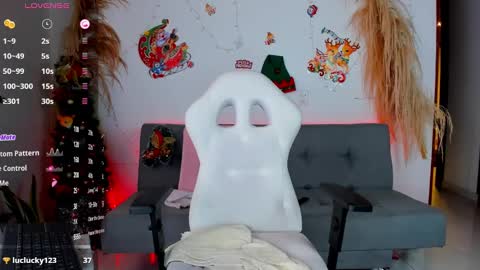 Snapshot of ciindy_lovee chatting on December 18, 2024, 8:14 pm Ciindy Lovers online show from December 18, 2024, 8:14 pm