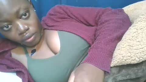 cilia petite online show from October 13, 2025, 1:11 pm