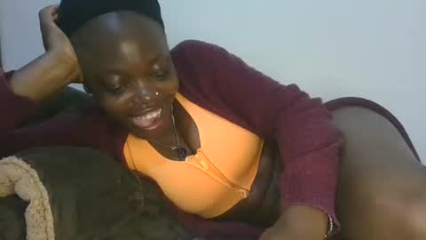 Snapshot of cilia_petite chatting on December 16, 2025, 10:20 am cilia petite online show from December 16, 2025, 10:20 am