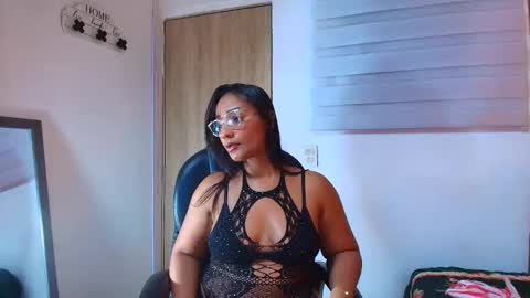 Snapshot of cindy_carter_ chatting on December 15, 2025, 8:02 pm CINDY online show from December 15, 2025, 8:02 pm