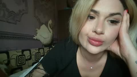 Snapshot of cindysweet24 chatting on April 23, 2026, 10:14 am GreenKarina online show from April 23, 2026, 10:14 am