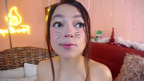 cinnamon_bite online show from January 7, 2026, 1:02 pm