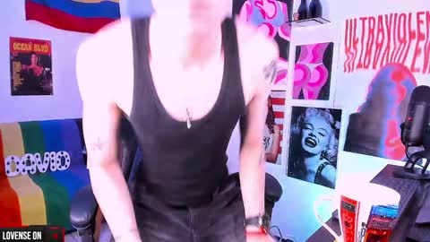 Snapshot of cinnamon_boyxxx chatting on December 25, 2024, 5:16 am David     Independent Model online show from December 25, 2024, 5:16 am