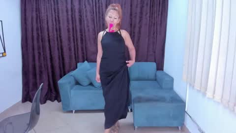  CINTIA  online show from November 24, 2025, 11:32 am