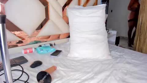 Cintia online show from October 23, 2025, 12:04 pm