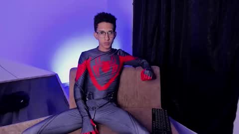 Snapshot of cj_davis1 chatting on September 12, 2025, 1:28 am cj_davis1 online show from September 12, 2025, 1:28 am