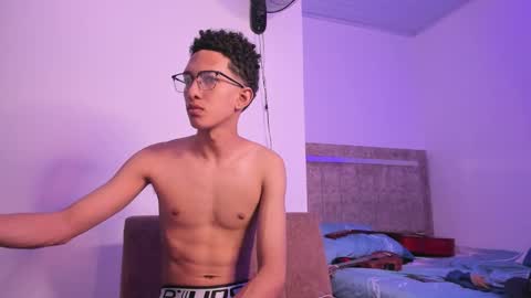 Snapshot of cj_davis1 chatting on September 17, 2025, 11:01 am cj_davis1 online show from September 17, 2025, 11:01 am