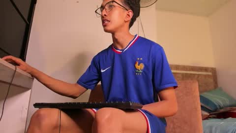 Snapshot of cj_davis1 chatting on October 5, 2025, 4:33 am cj_davis1 online show from October 5, 2025, 4:33 am