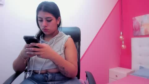 claire aristizabal online show from January 26, 2025, 4:09 am