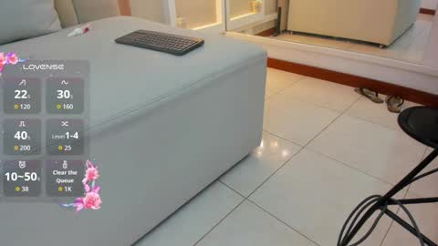 claire_bonny online show from December 13, 2025, 7:53 pm