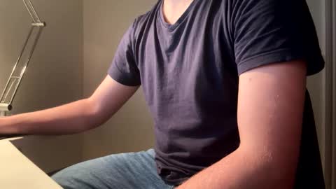 clamshive7 online show from November 5, 2025, 7:25 pm