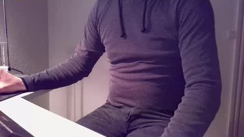 clamshive7 online show from February 5, 2026, 8:19 am