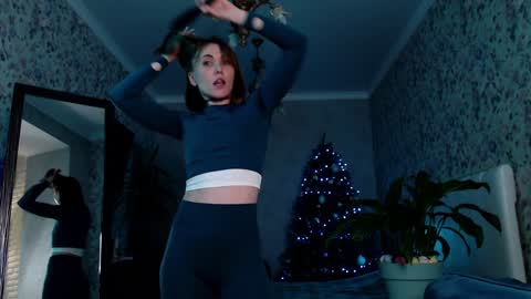 Clara online show from January 8, 2025, 7:13 pm