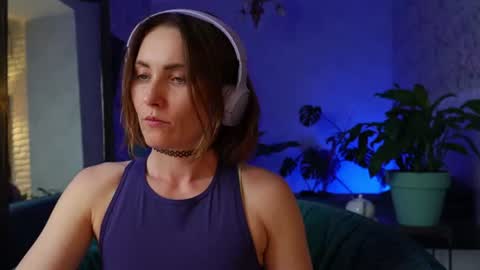 Snapshot of clara_bendover chatting on July 19, 2026, 6:22 pm Clara online show from July 19, 2026, 6:22 pm