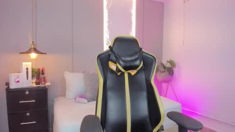 C L A R A online show from February 7, 2026, 2:48 am