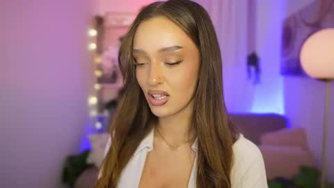 Clara smile online show from January 15, 2026, 8:01 pm