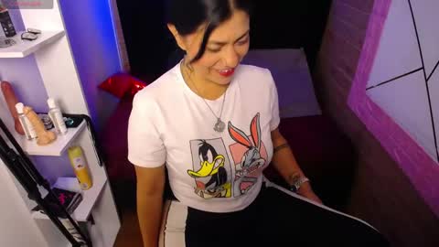 claraa luna online show from April 21, 2026, 12:01 am