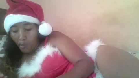 Clarah0123 online show from November 9, 2025, 7:39 am