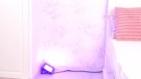 ClaraHazel online show from November 18, 2025, 4:28 am