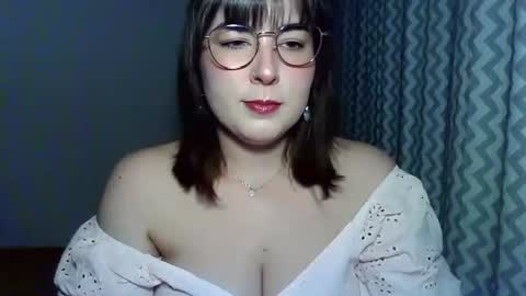 Snapshot of claralovely chatting on July 5, 2026, 7:10 pm Clara online show from July 5, 2026, 7:10 pm