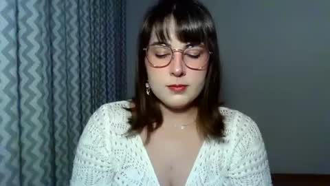 Snapshot of claralovely chatting on July 6, 2026, 6:54 pm Clara online show from July 6, 2026, 6:54 pm