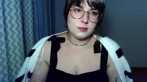Snapshot of claralovely chatting on July 12, 2026, 6:43 pm Clara online show from July 12, 2026, 6:43 pm