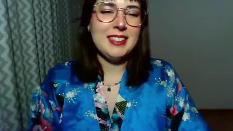 Snapshot of claralovely chatting on July 23, 2026, 7:01 pm Clara online show from July 23, 2026, 7:01 pm