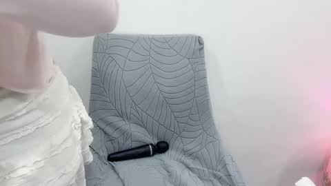 Clari online show from November 3, 2025, 1:23 pm