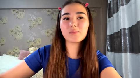 Yuna online show from November 7, 2025, 3:12 pm