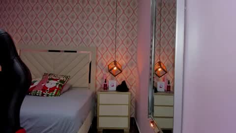 Snapshot of clarise_hall chatting on January 3, 2025, 7:18 pm C L A R I S E online show from January 3, 2025, 7:18 pm