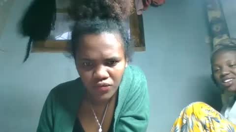 clarisse98 online show from October 26, 2025, 2:06 am