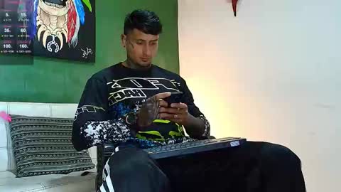 Juanpaindependent model online show from February 16, 2026, 8:05 pm