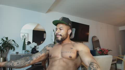 Snapshot of clark_strong chatting on April 16, 2026, 11:40 pm clark_strong online show from April 16, 2026, 11:40 pm