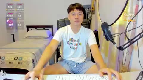 Snapshot of clarkyplaze chatting on July 7, 2026, 11:53 pm Clark online show from July 7, 2026, 11:53 pm