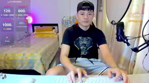 Snapshot of clarkyplaze chatting on July 24, 2026, 1:58 am Clark online show from July 24, 2026, 1:58 am