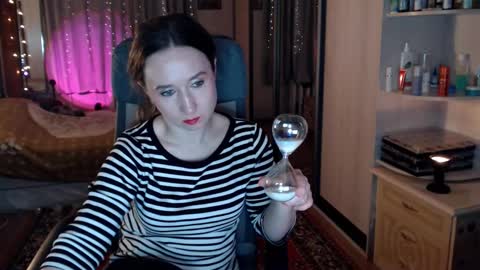 classyinna online show from January 8, 2026, 5:04 pm