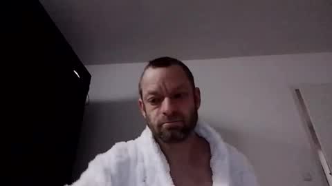 Snapshot of clausenflorian880 chatting on December 14, 2025, 10:42 am Florian online show from December 14, 2025, 10:42 am