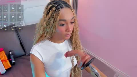 Snapshot of clawdeen__wolf chatting on December 17, 2025, 8:48 pm clauwdeen wolf online show from December 17, 2025, 8:48 pm