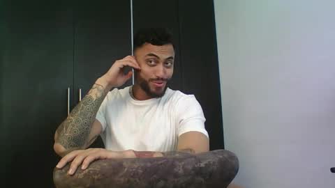 Clay online show from April 9, 2026, 4:01 pm