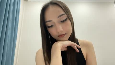 Snapshot of clementinecampion chatting on May 5, 2026, 3:20 pm Viki online show from May 5, 2026, 3:20 pm