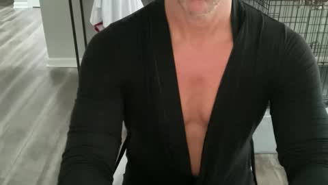 Snapshot of clemike69 chatting on October 24, 2025, 2:02 pm clemike69 online show from October 24, 2025, 2:02 pm