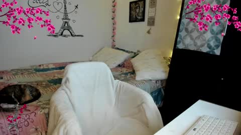 cleo_christmas online show from April 2, 2026, 1:03 am