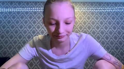 Snapshot of cleotilderinde chatting on December 16, 2025, 5:29 pm Cleo online show from December 16, 2025, 5:29 pm