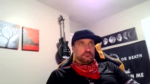 Snapshot of clintwood12 chatting on December 31, 2024, 3:45 am chad online show from December 31, 2024, 3:45 am