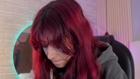 Snapshot of cloe__hills chatting on December 5, 2024, 3:28 pm Cloe online show from December 5, 2024, 3:28 pm