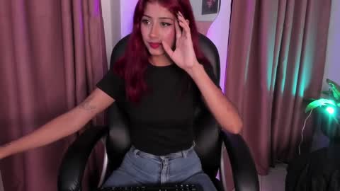 Snapshot of cloe__hills chatting on March 7, 2025, 3:07 pm Cloe online show from March 7, 2025, 3:07 pm