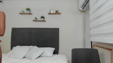 Cloe x Harry online show from November 9, 2025, 12:14 pm